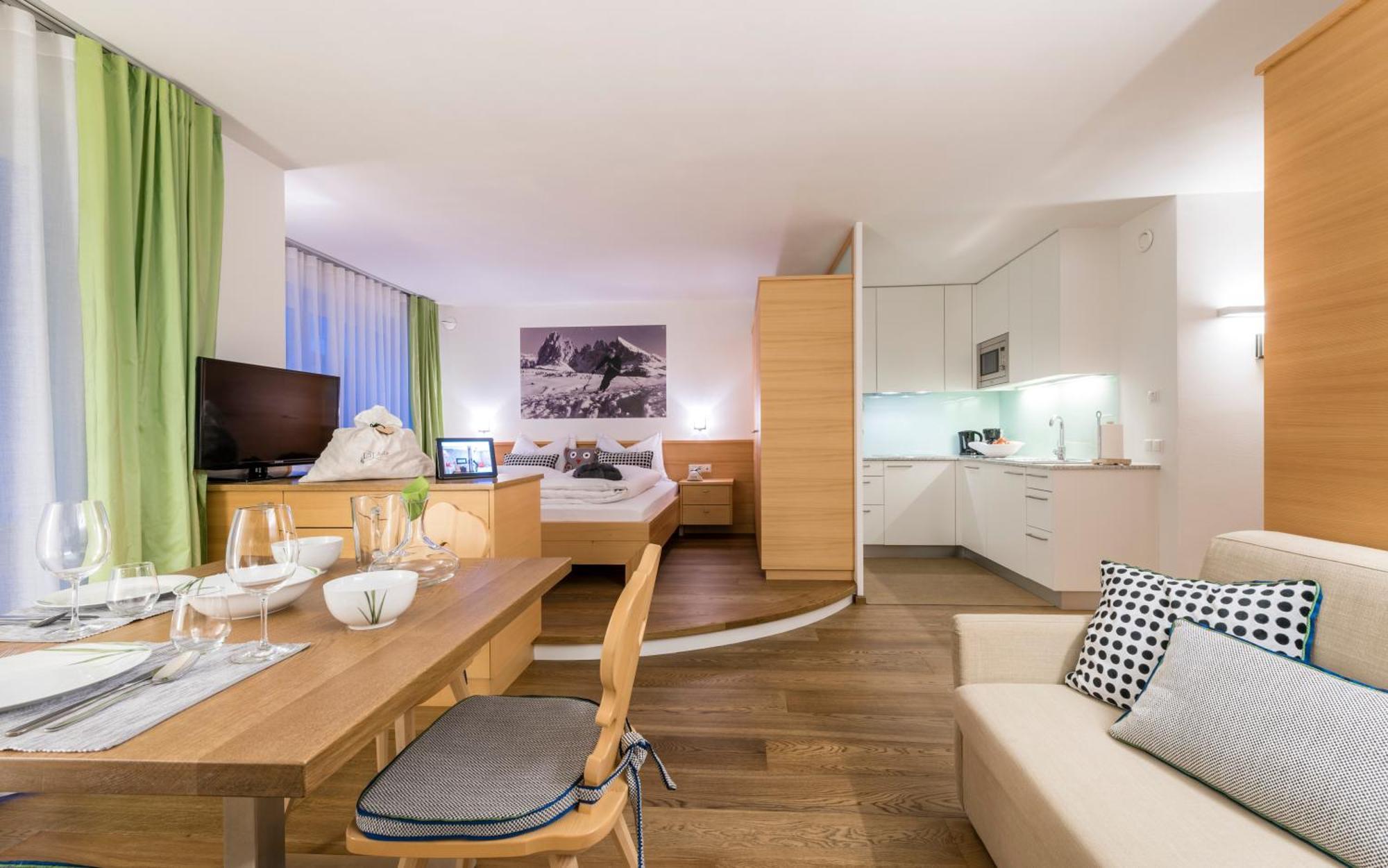 Avita - Suites To Relax Ortisei Eksteriør billede