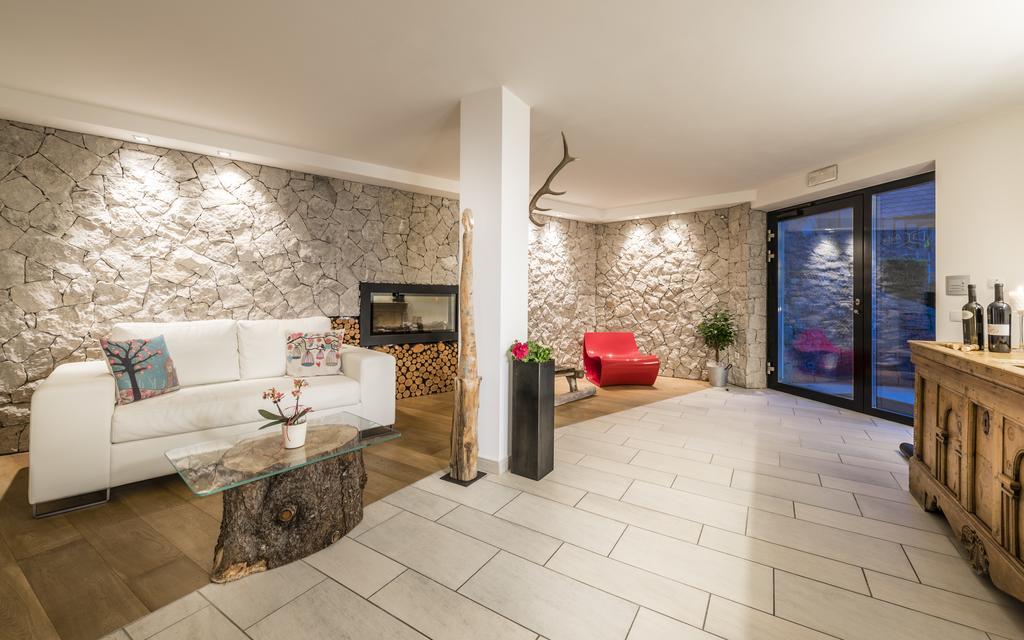 Avita - Suites To Relax Ortisei Eksteriør billede